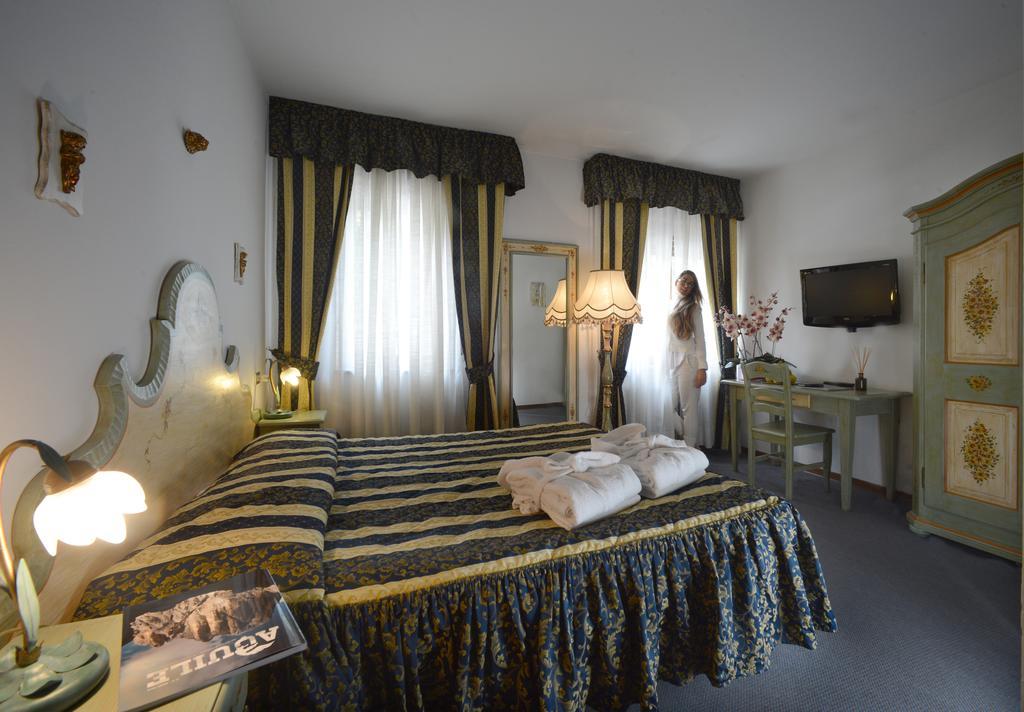 Hotel Margherita ซานมาร์ตีโนดีกัสตรอสซา ห้อง รูปภาพ